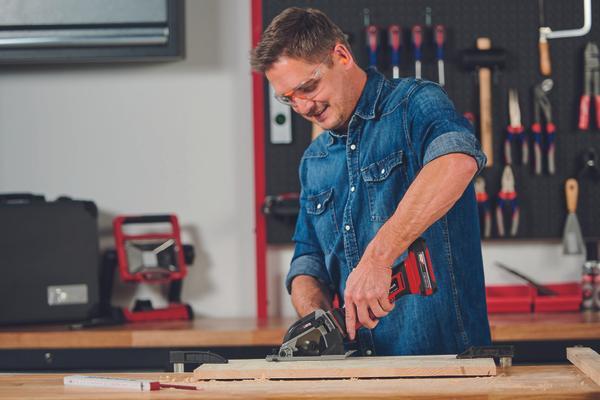 Mini Sierra Circular Inalambrica Te-Cs 18/89 Li Solo Mini Sierra Circular Inalambrica Te-Cs 18/89 Li Solo