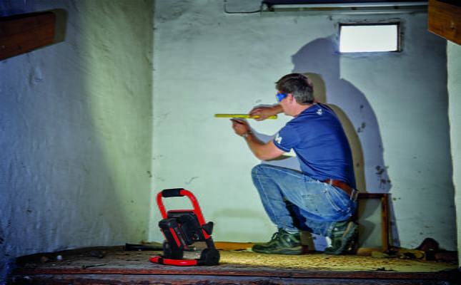 Luz De Obra Inalambrica Tc-Cl 18/1800 Li Solo Luz De Obra Inalambrica Tc-Cl 18/1800 Li Solo